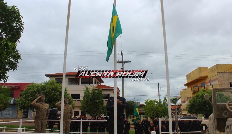 Polícia Militar do 10º Batalhão realiza solenidade em comemoração ao Dia da Bandeira Nacional